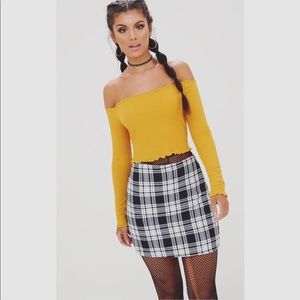 Yellow Frill Edge 3/4 Sleeve Crop Top